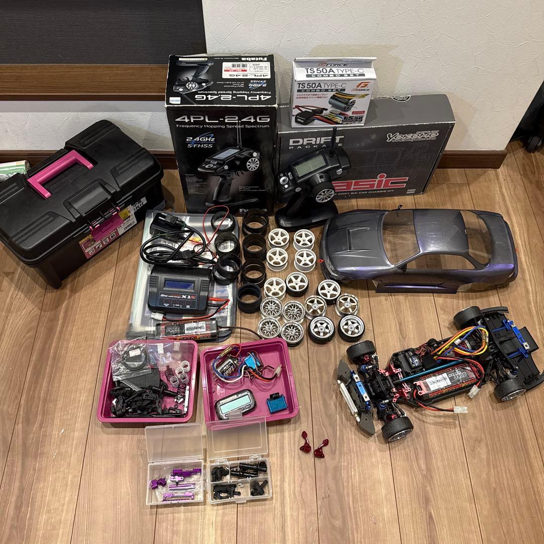 Yokomo DRIFT Basic ラジコンカーとホイールセット