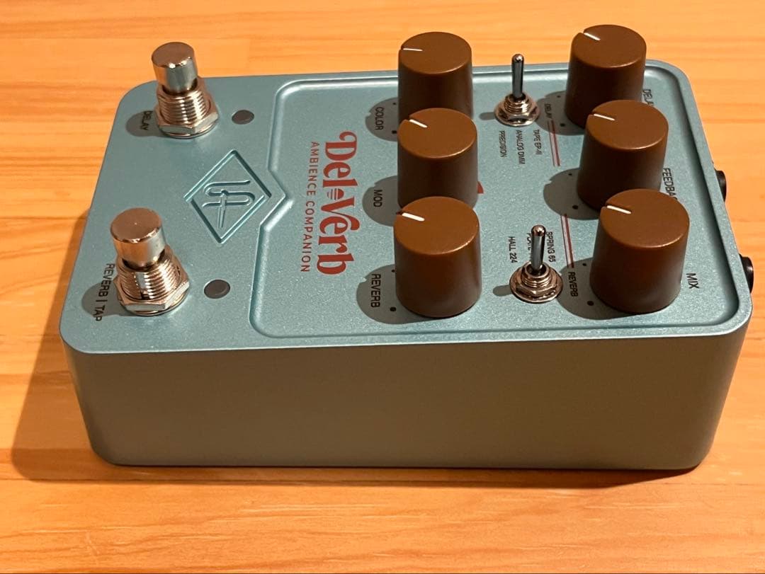 ギター UNIVERSAL AUDIO UAFX Del-Verb