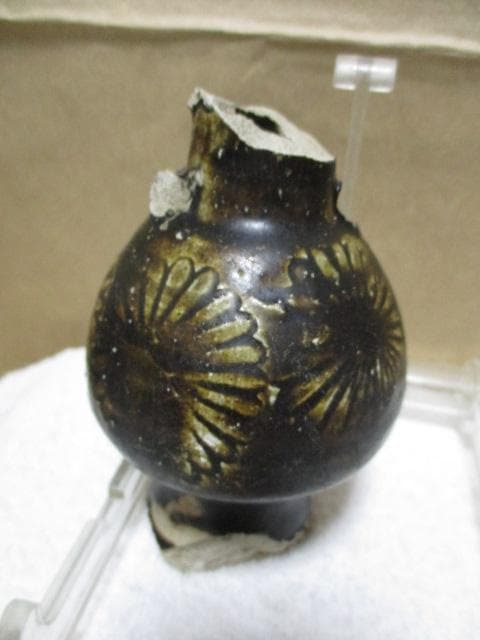 古瀬戸　鉄釉の仏花器　鎌倉ですが　O35-1