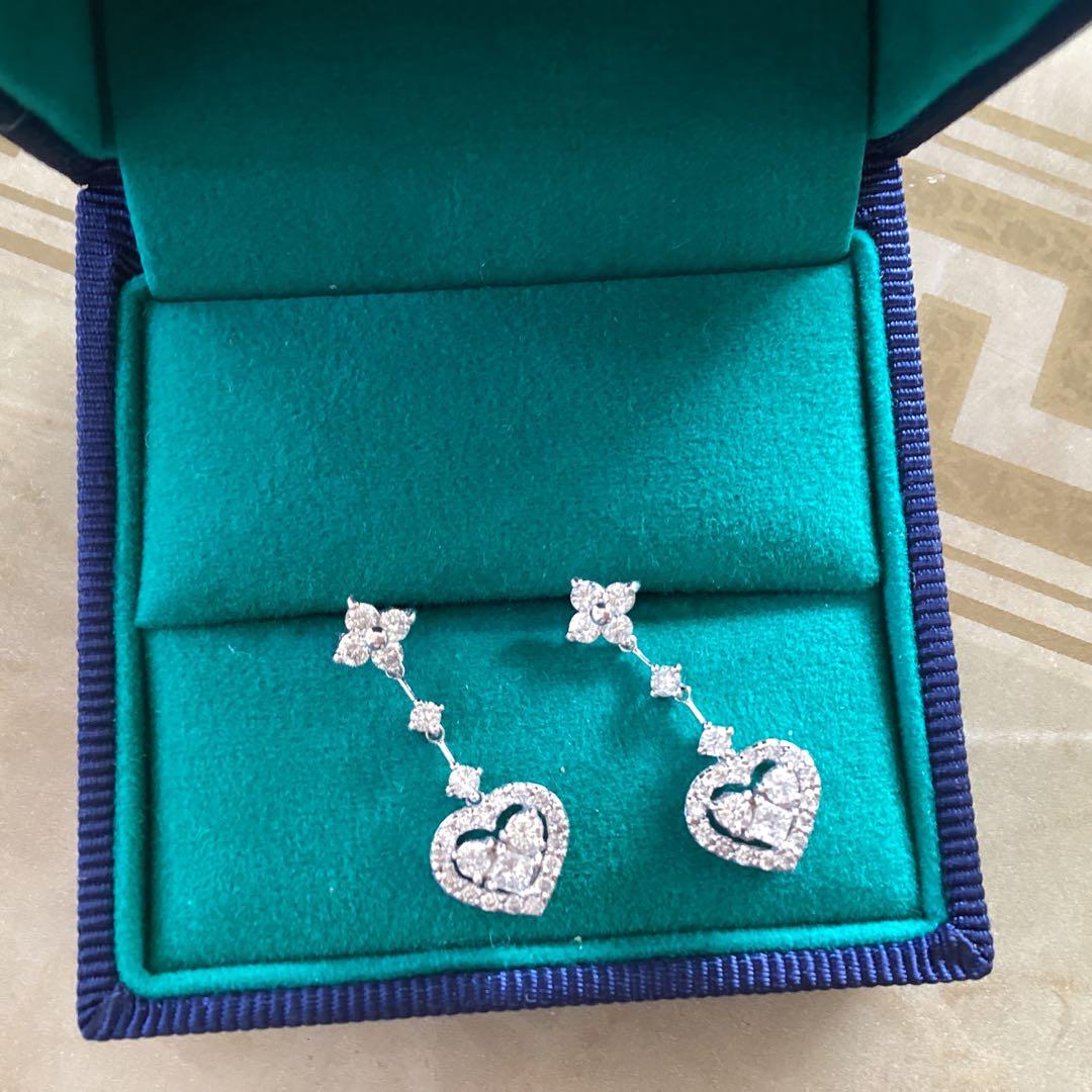 K18WGダイヤモンドピアス　1ct