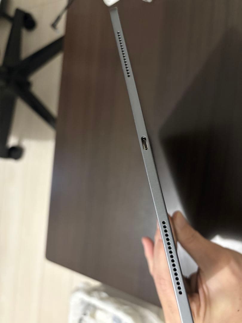 12.9インチ iPad Pro 128GB（第4世代）