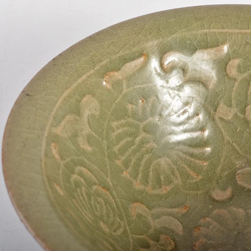 中国　龍泉窯青磁　刻花卉文盃　C　R6947E