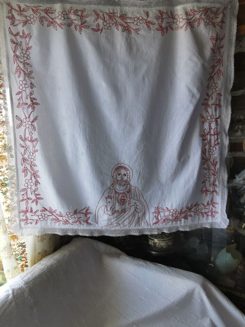 アンティーク仏/独 イエスの聖心 レッドワーク クロシェ編レース リネンクロス