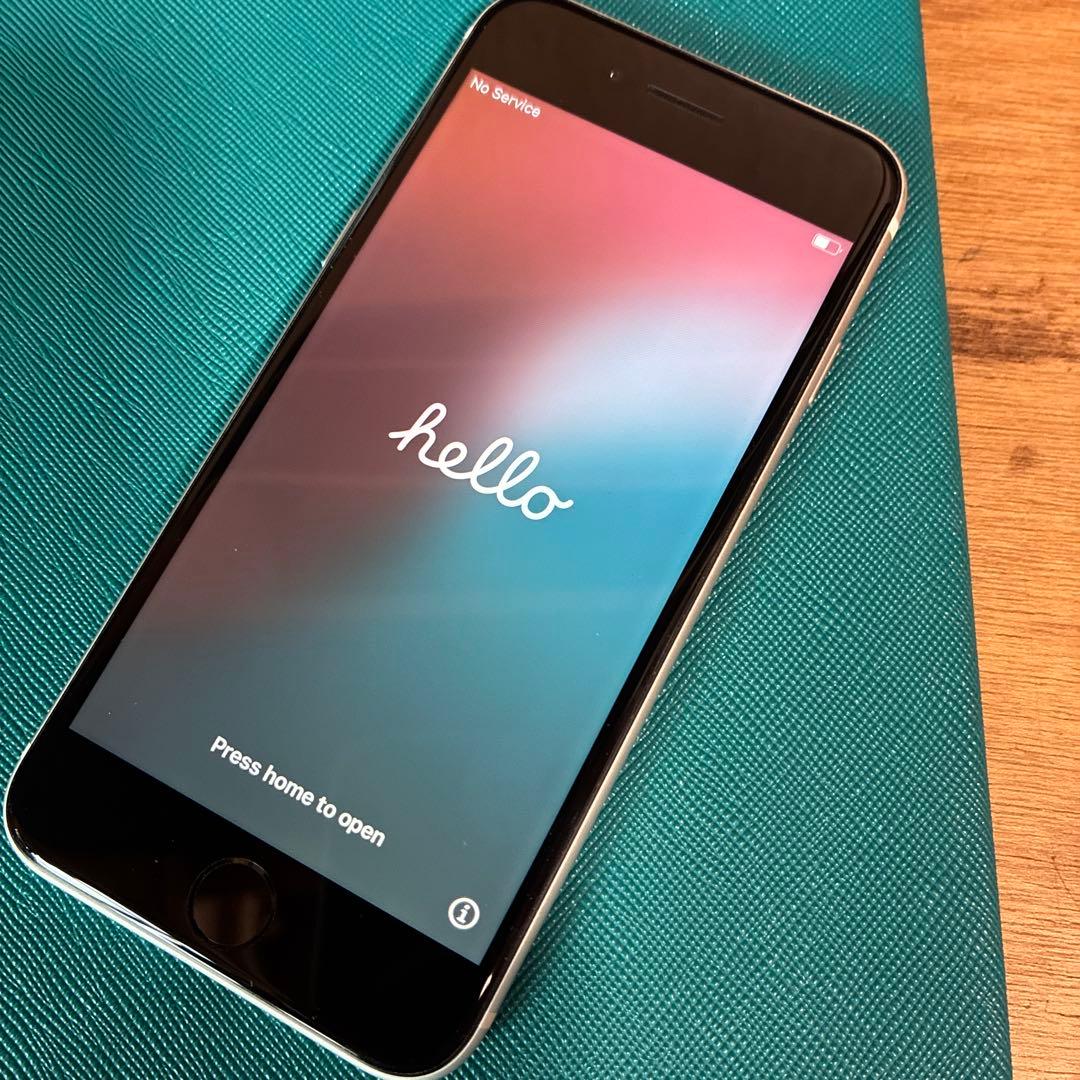 iPhone SE ホワイト　128GB