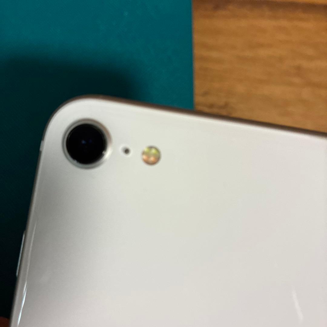 iPhone SE ホワイト　128GB