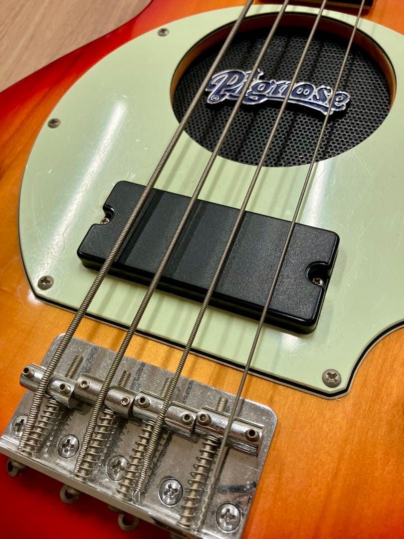 Pignose PGB-200 アンプ内蔵ベース