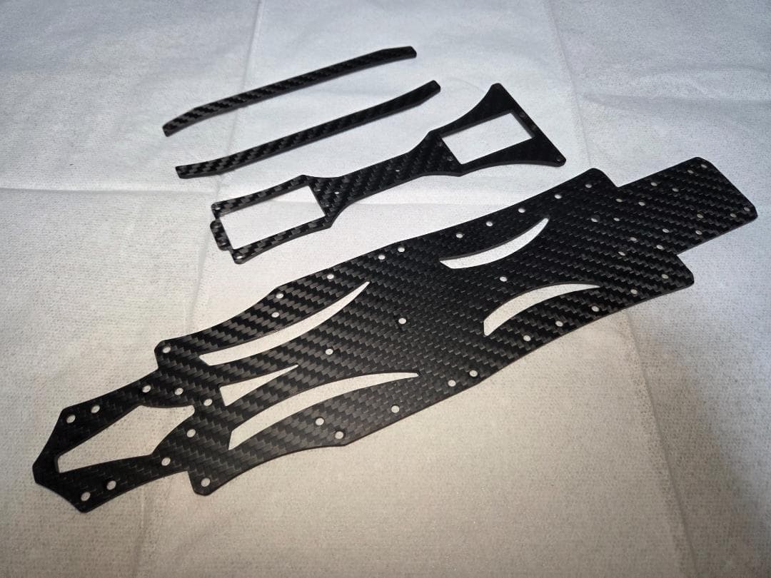 依頼者メタルガレージ コンバージョンシャーシセット+サイドブレースバー