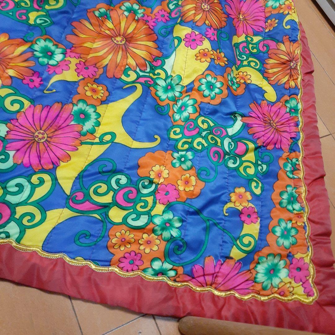 レア‼️ビンテージ　レトロポップ　花柄&蝶々　リバーシブル　こたつかけ　マット他