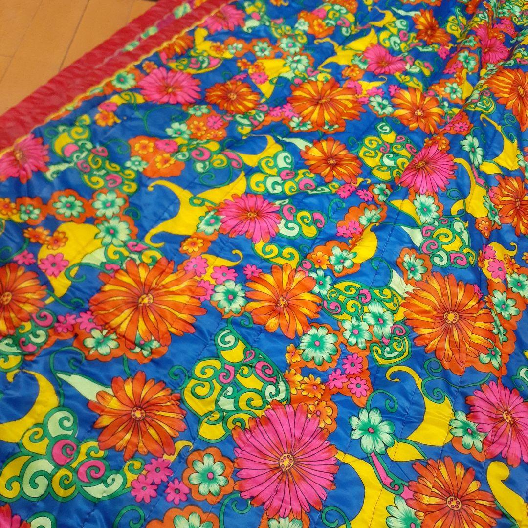 レア‼️ビンテージ　レトロポップ　花柄&蝶々　リバーシブル　こたつかけ　マット他