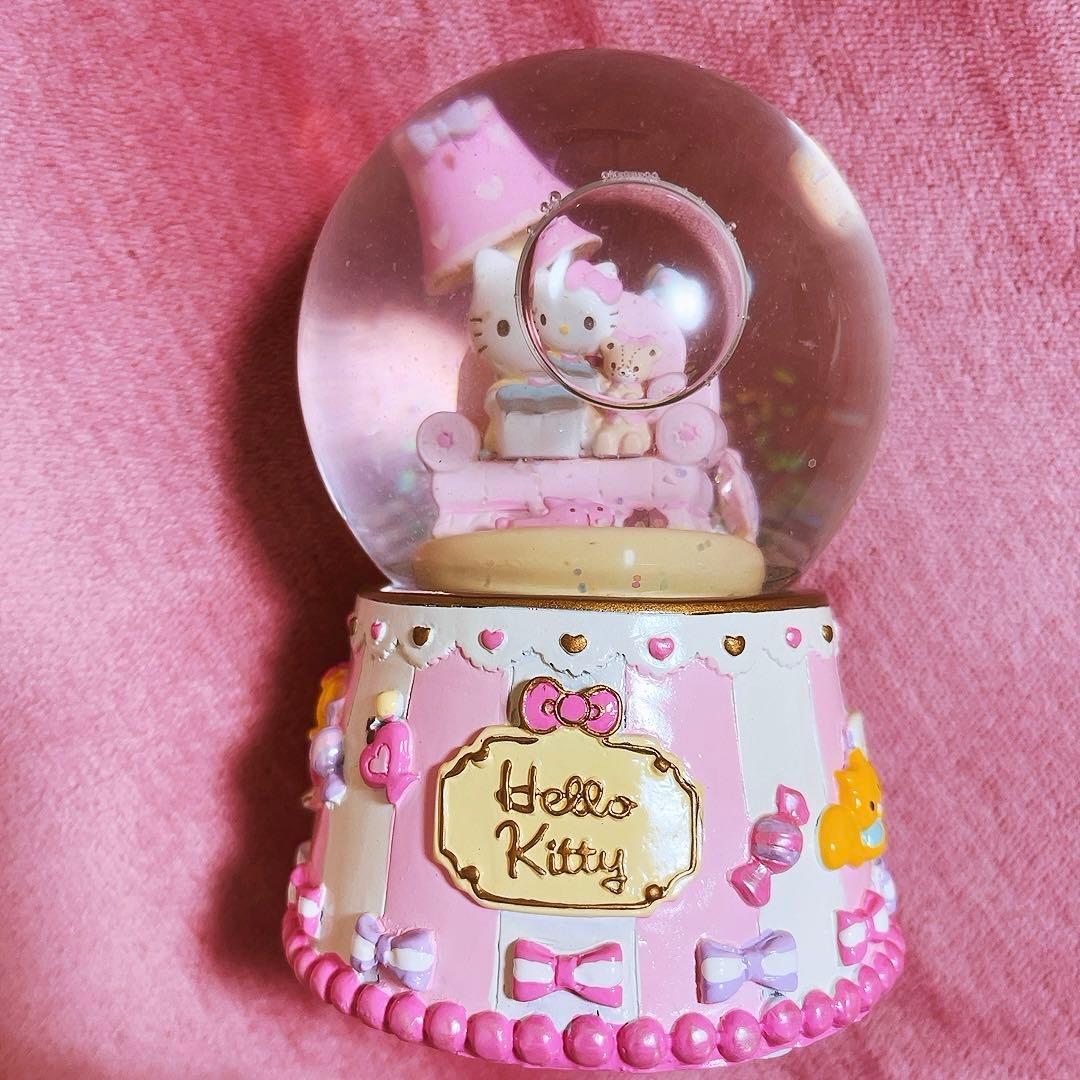希少レア　ハローキティ　スノーグローブ　スノードーム　2013 サンリオ