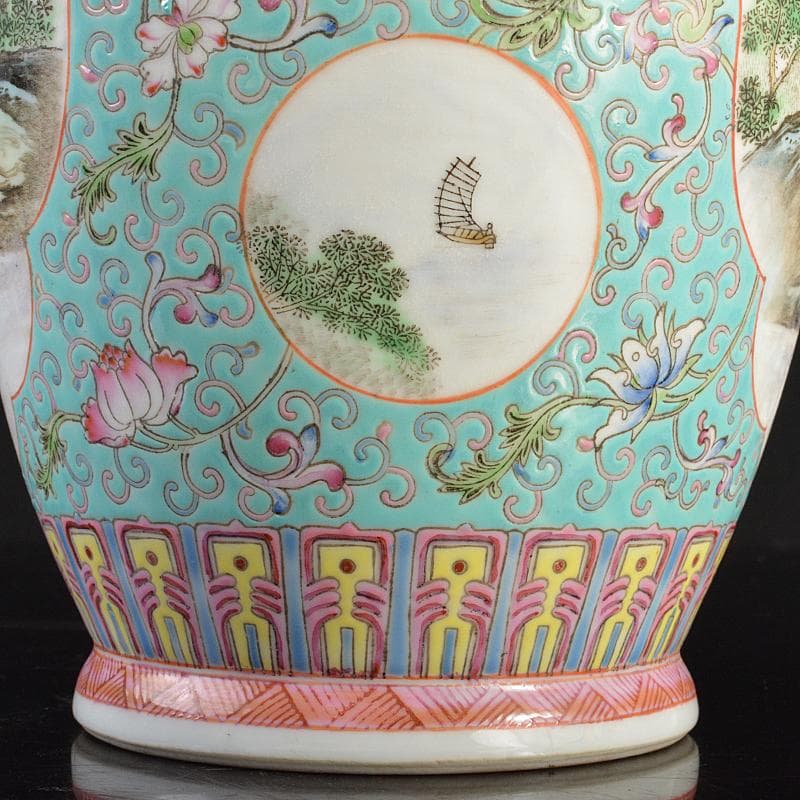 中国　中国景徳鎮製款　粉彩　花弁山水文盤口瓶　M　R6661B