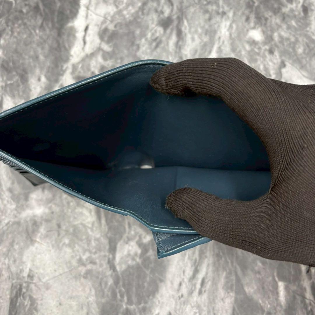 yuni ✨CELINE二つ折り財布 ミディアム ストラップ ウォレット