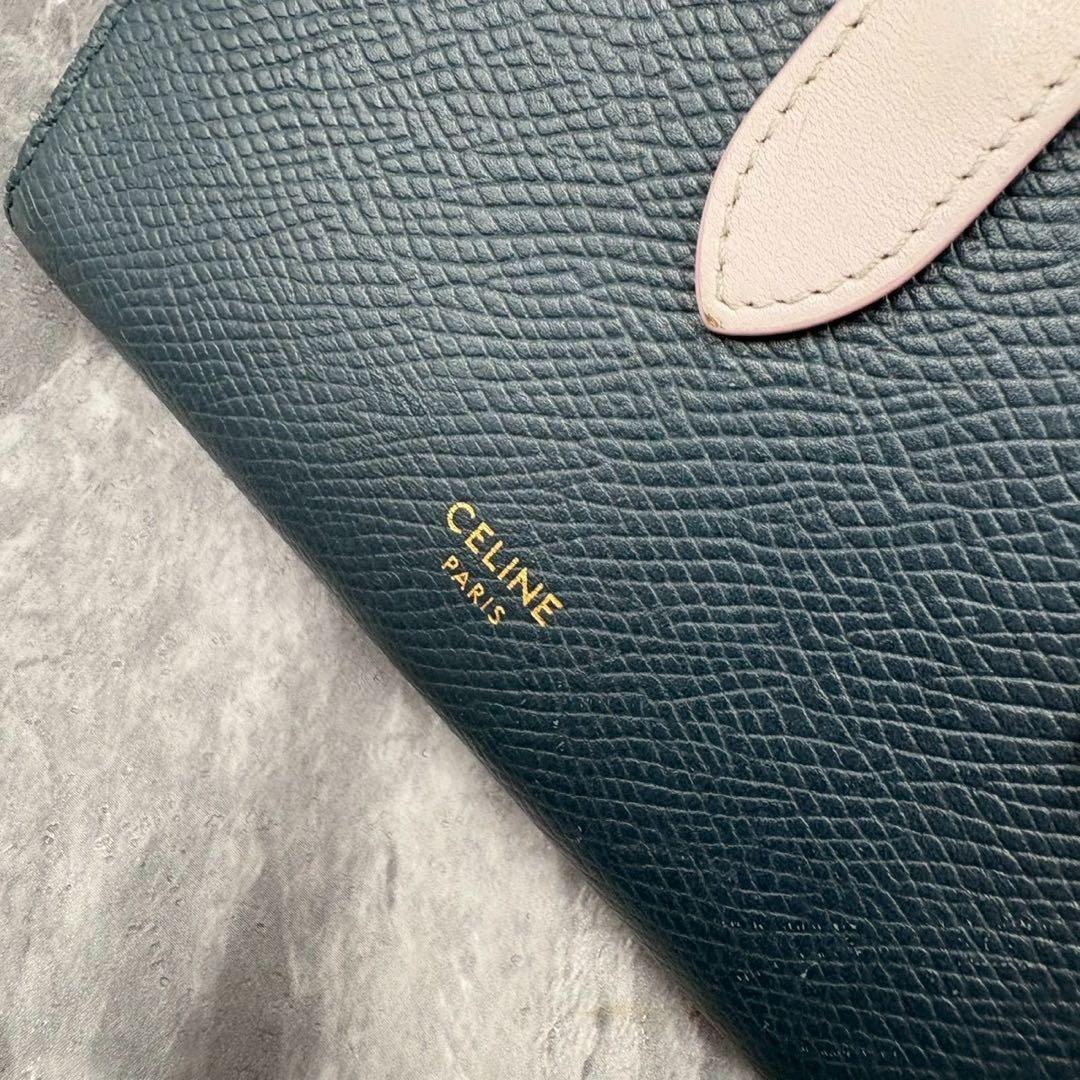 yuni ✨CELINE二つ折り財布 ミディアム ストラップ ウォレット
