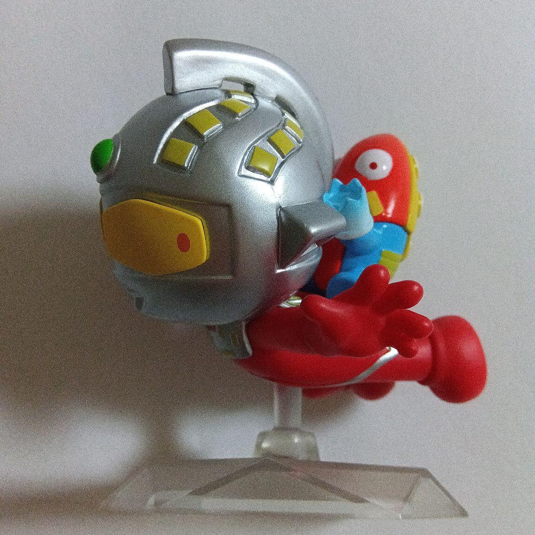 ウルトラマンセブン　怪獣と空を飛ぶシリーズ　Funism 　フィギュア
