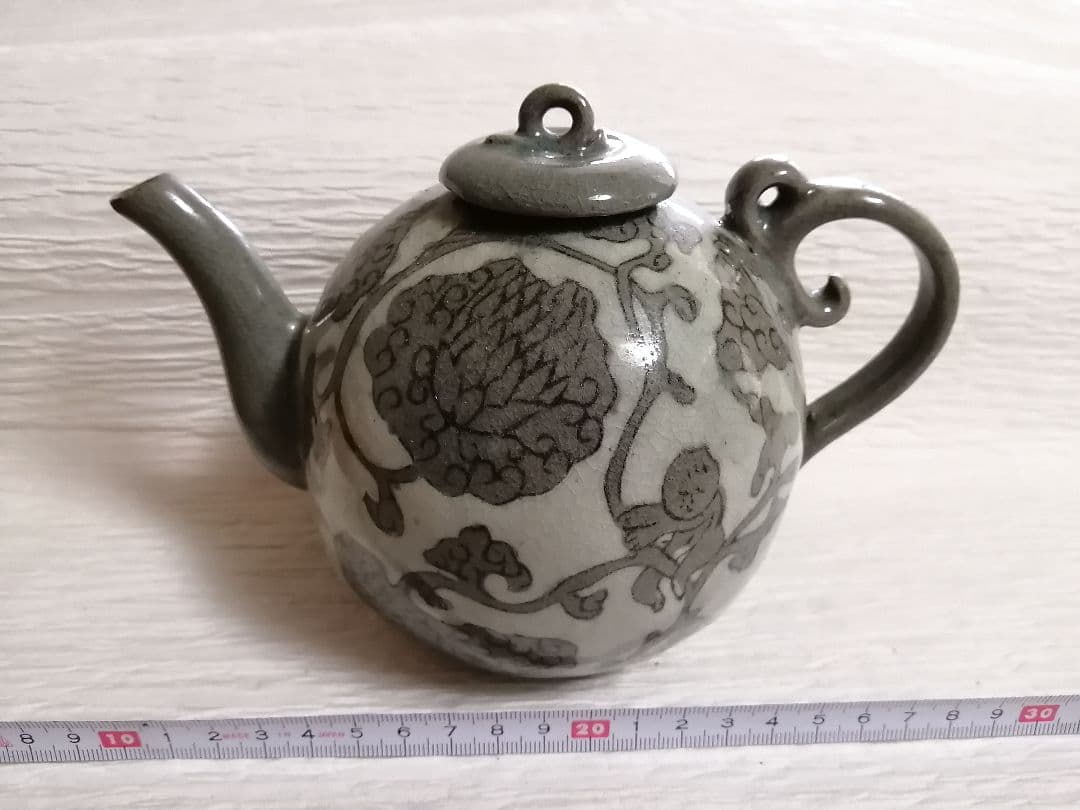 高麗　青磁　花草唐子紋水注　韓国　ポット　急須