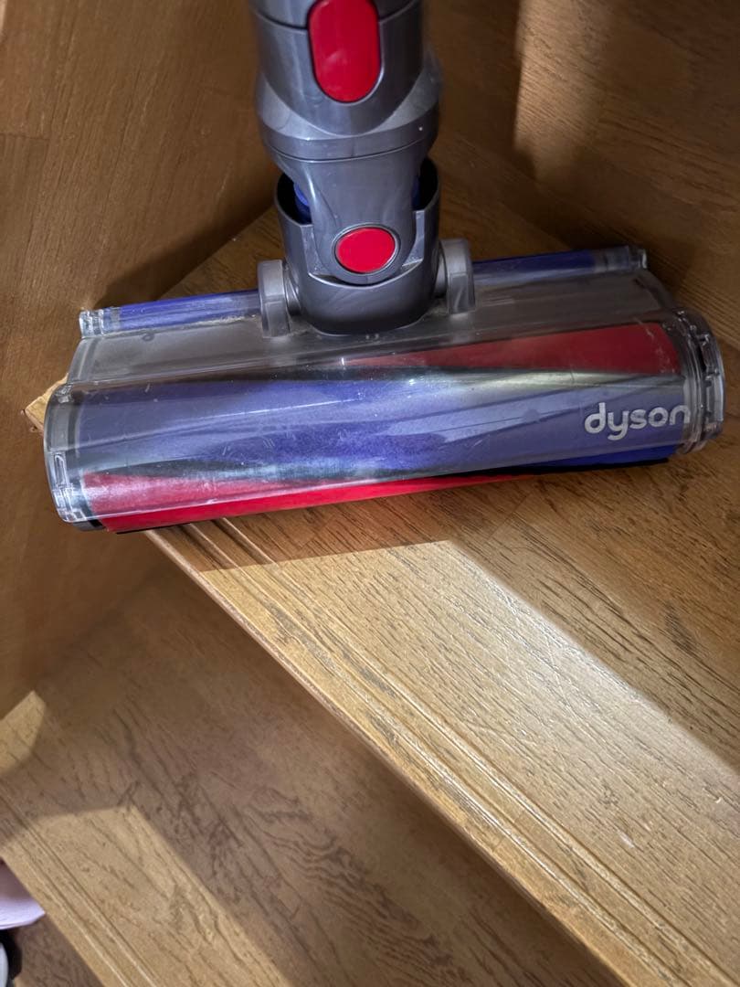 dyson V8スティッククリーナー　紫