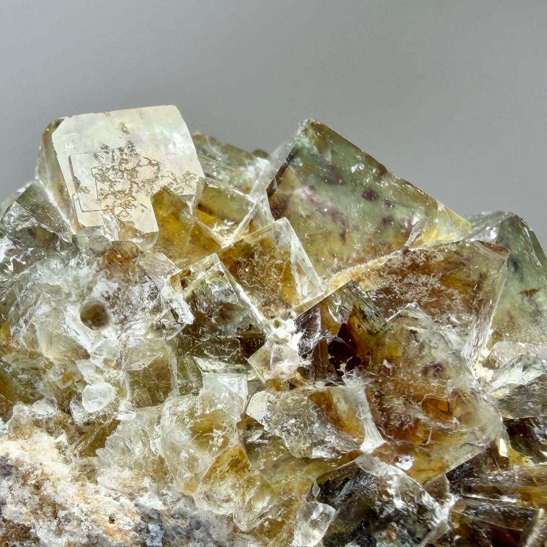 フローライト　蛍石　オコルス　ナミビア　鉱物標本　原石　天然石　ゾーニング