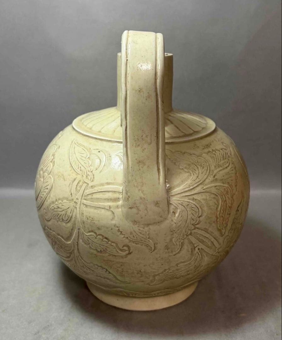 中国 定窯写　草花図水注　f2251108