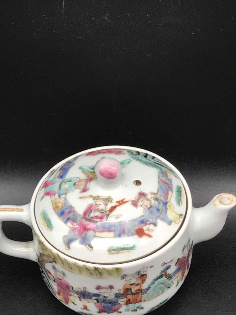 中国古美術　清同治　「同治年製」在銘　粉彩桃寿紋子供遊び紋　急須(C-17)
