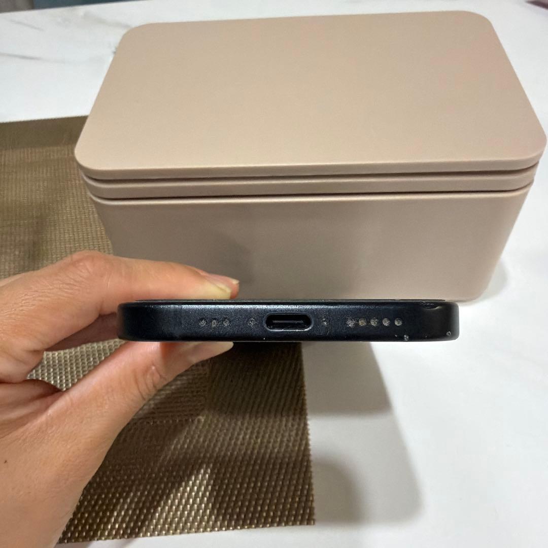 iPhone 15 ブラック (おまけケース・未使用ケーブル付)