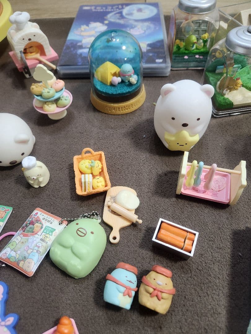 すみっコぐらし　まとめ売り　テラリウム　時計 DVD 本 うちわなど（追加あり）