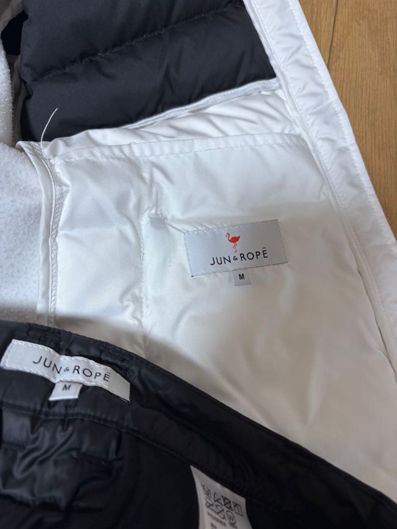 ジュンアンドロペ ホワイト/ブラック ダウンジャケット&スカートセット