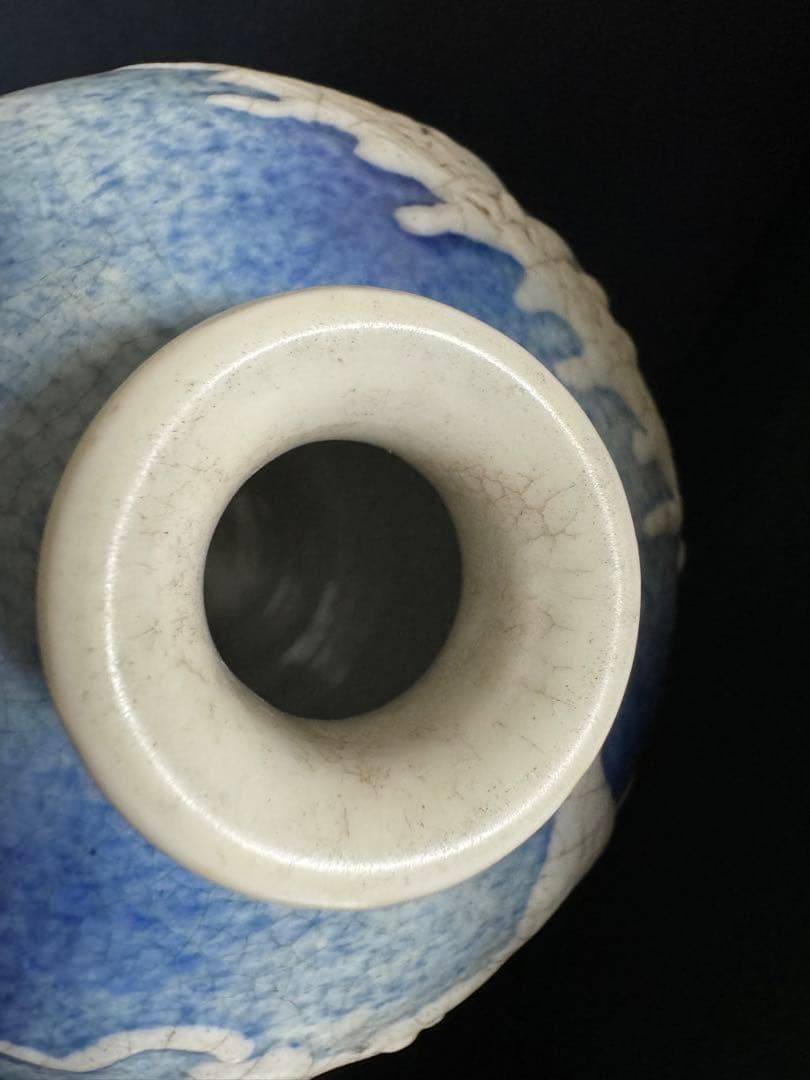 中国骨董　明宣徳時代　大明宣徳年製銘　青花浮彫白龍海水紋梅瓶　古染付(N-4)