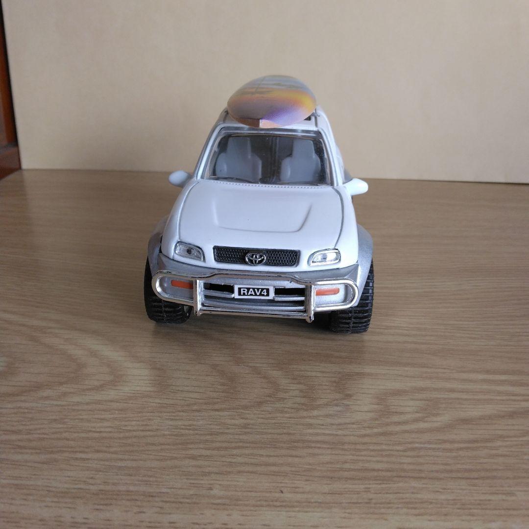 トヨタ RAV4 ホワイト ミニカー プルバックカー　　【超レア】