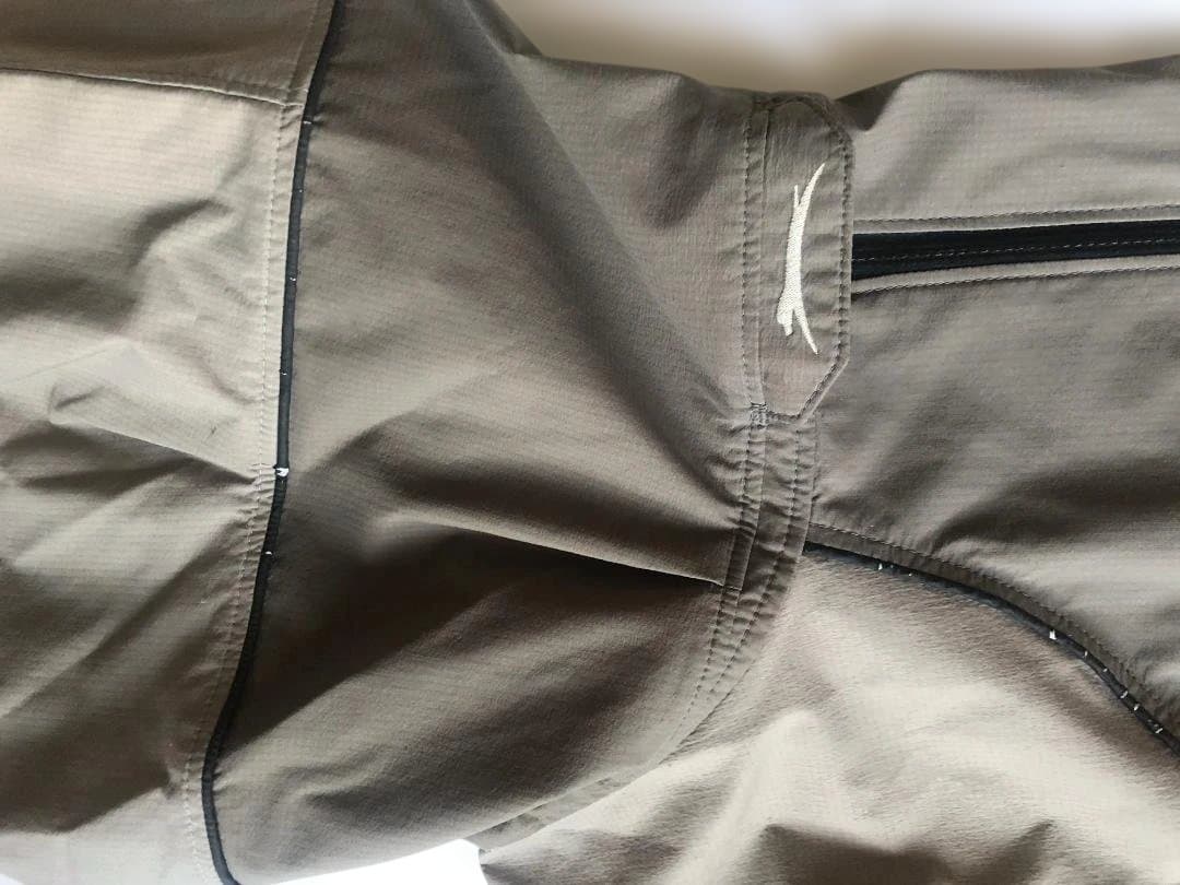 ALPHAICON RAIN DOG GUARD 4L　(グレー）