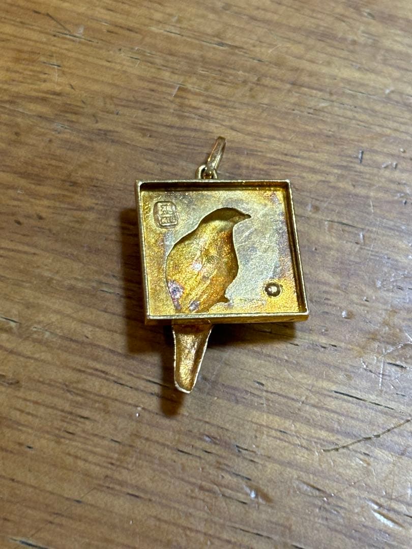ペンダントトップ　18金　鳥