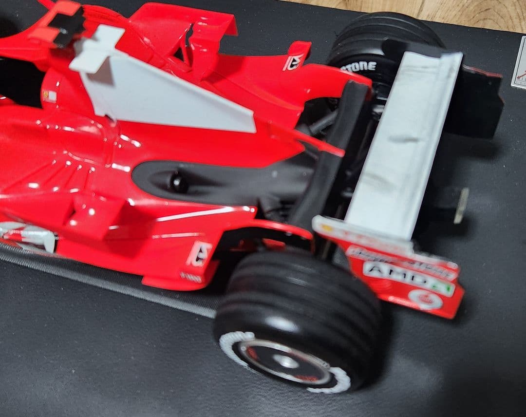 1/18 Hot Wheels Ferrari F2004 シューマッハ #5