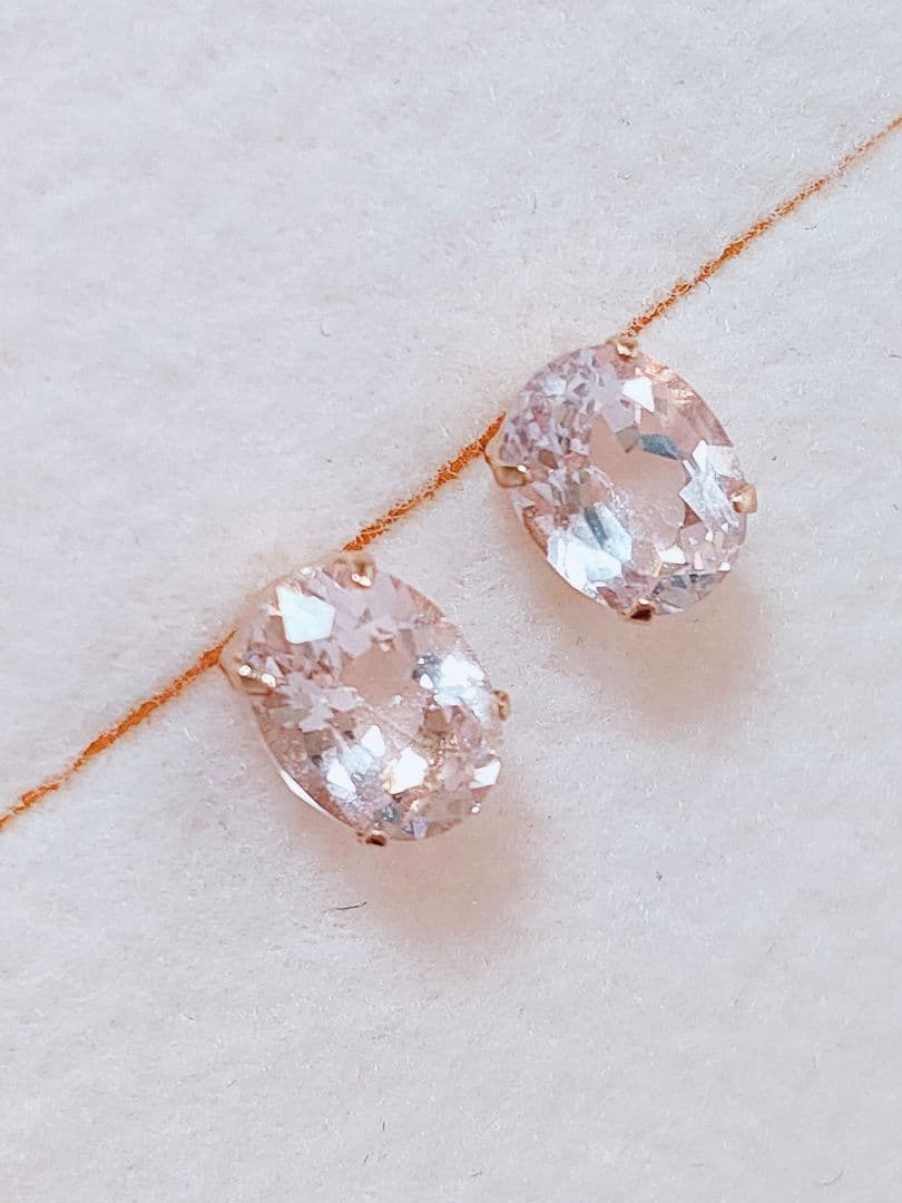 新入荷 未使用品 k18 天然モルガナイト ピアス