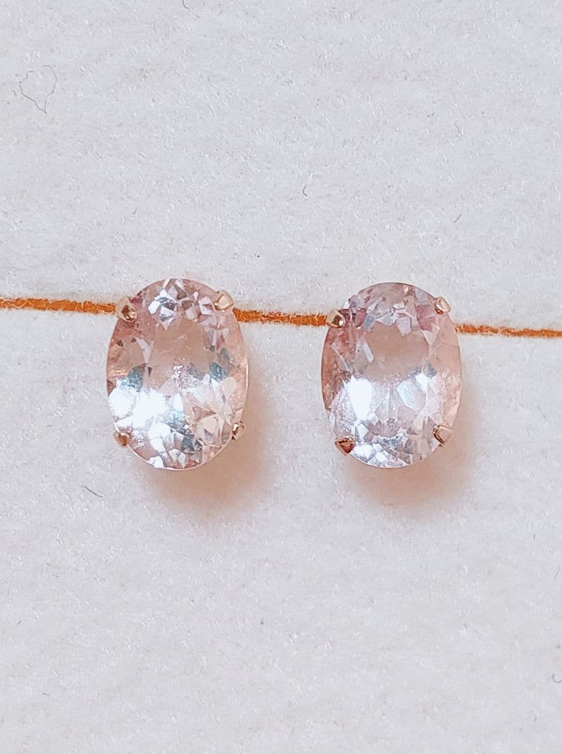 新入荷 未使用品 k18 天然モルガナイト ピアス