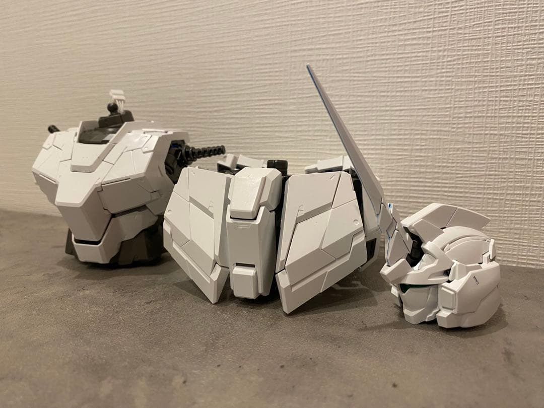 ユニコーンガンダムぺルフェクティビリティ　PG LEDユニット付き　未完成品