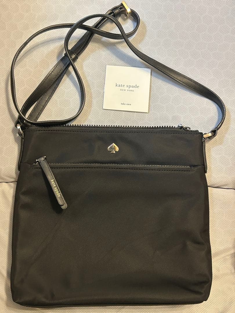 ケイトスペード　ショルダーバッグ　ナイロン　ブラック　スペード　ロゴ