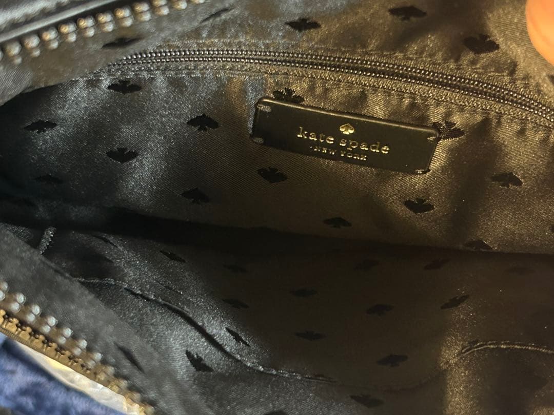 ケイトスペード　ショルダーバッグ　ナイロン　ブラック　スペード　ロゴ
