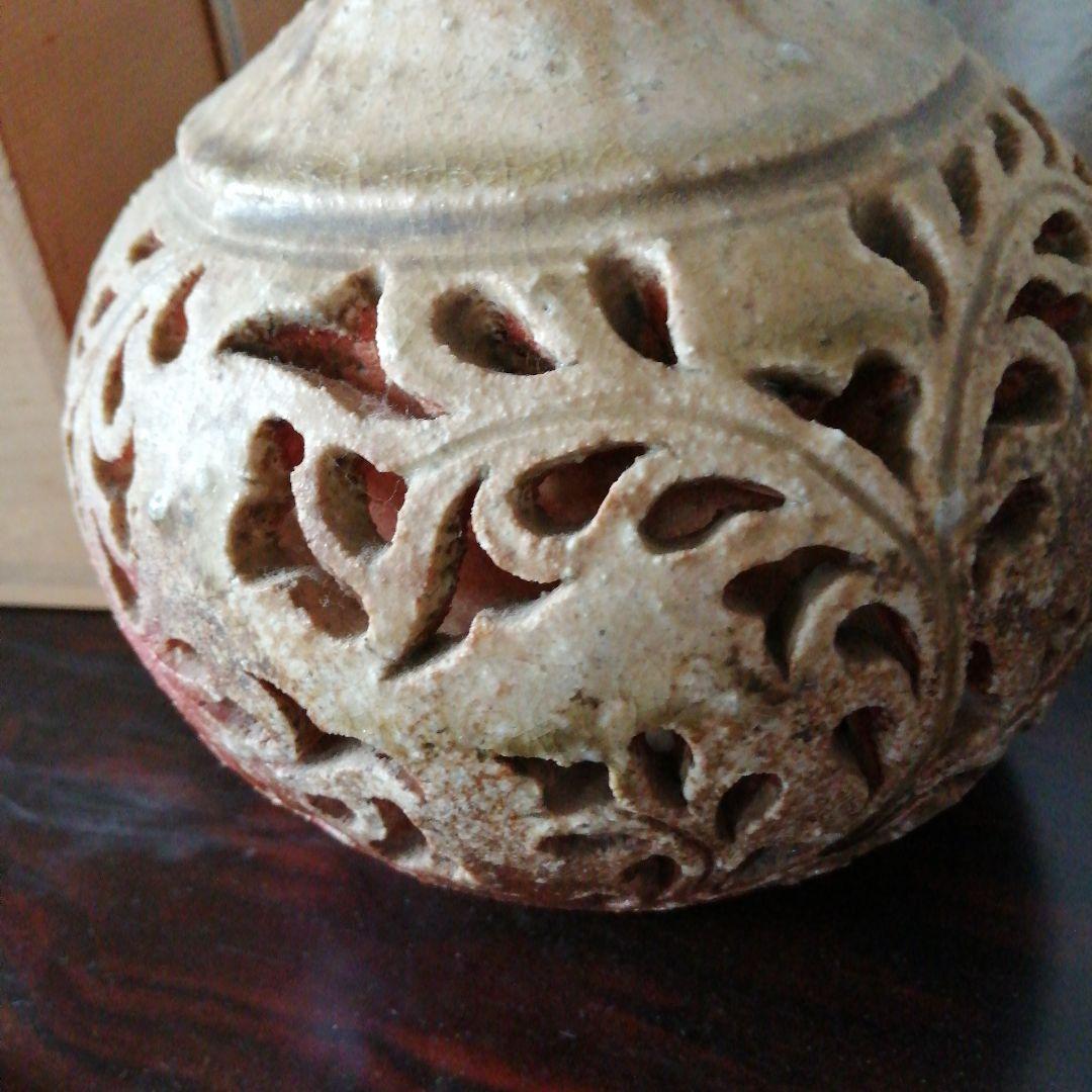 信楽焼　谷清右衛門　号一苔　透彫花入　25cm