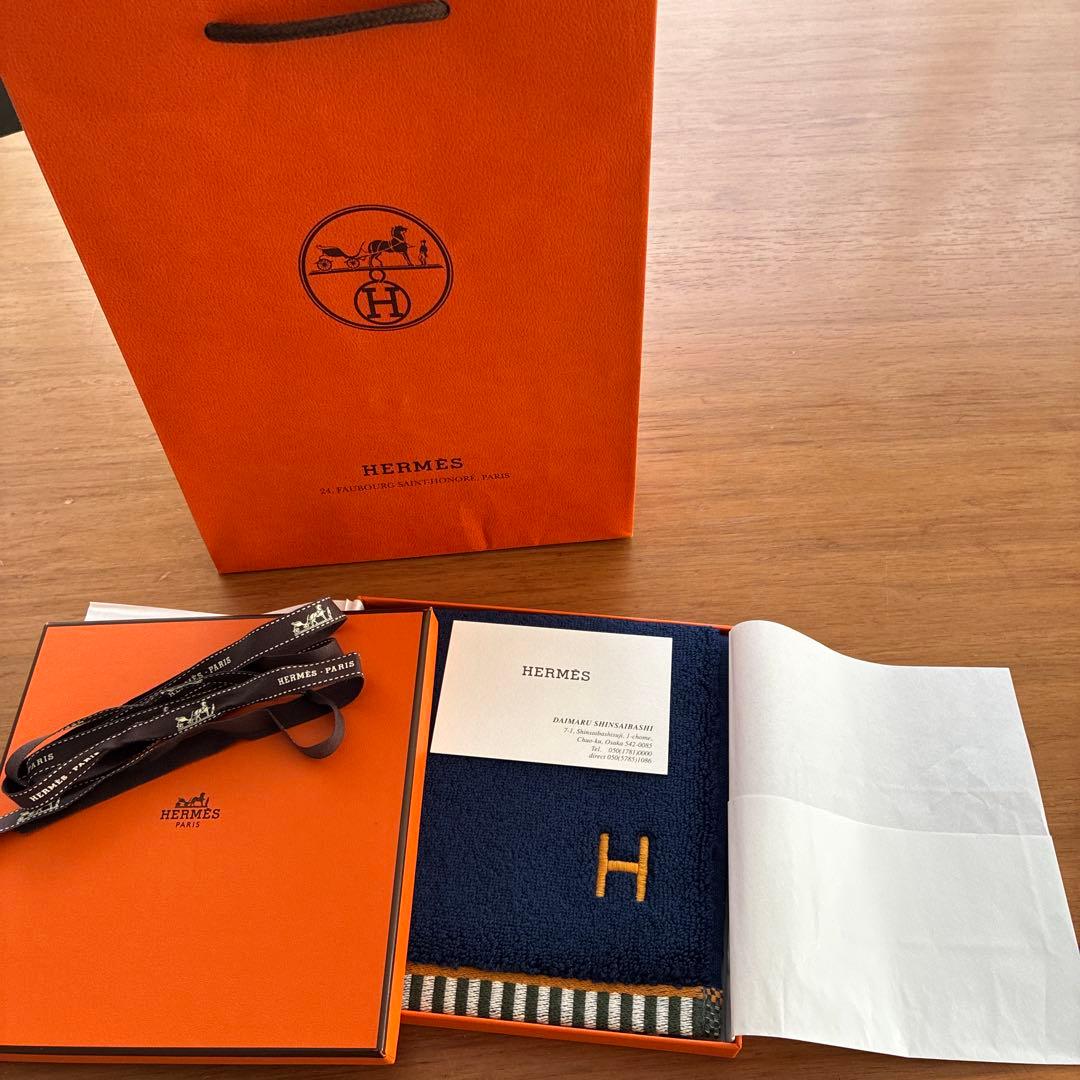HERMES カレ・タオル 《ヴィス・ヴェルサ》ギフトボックス付き