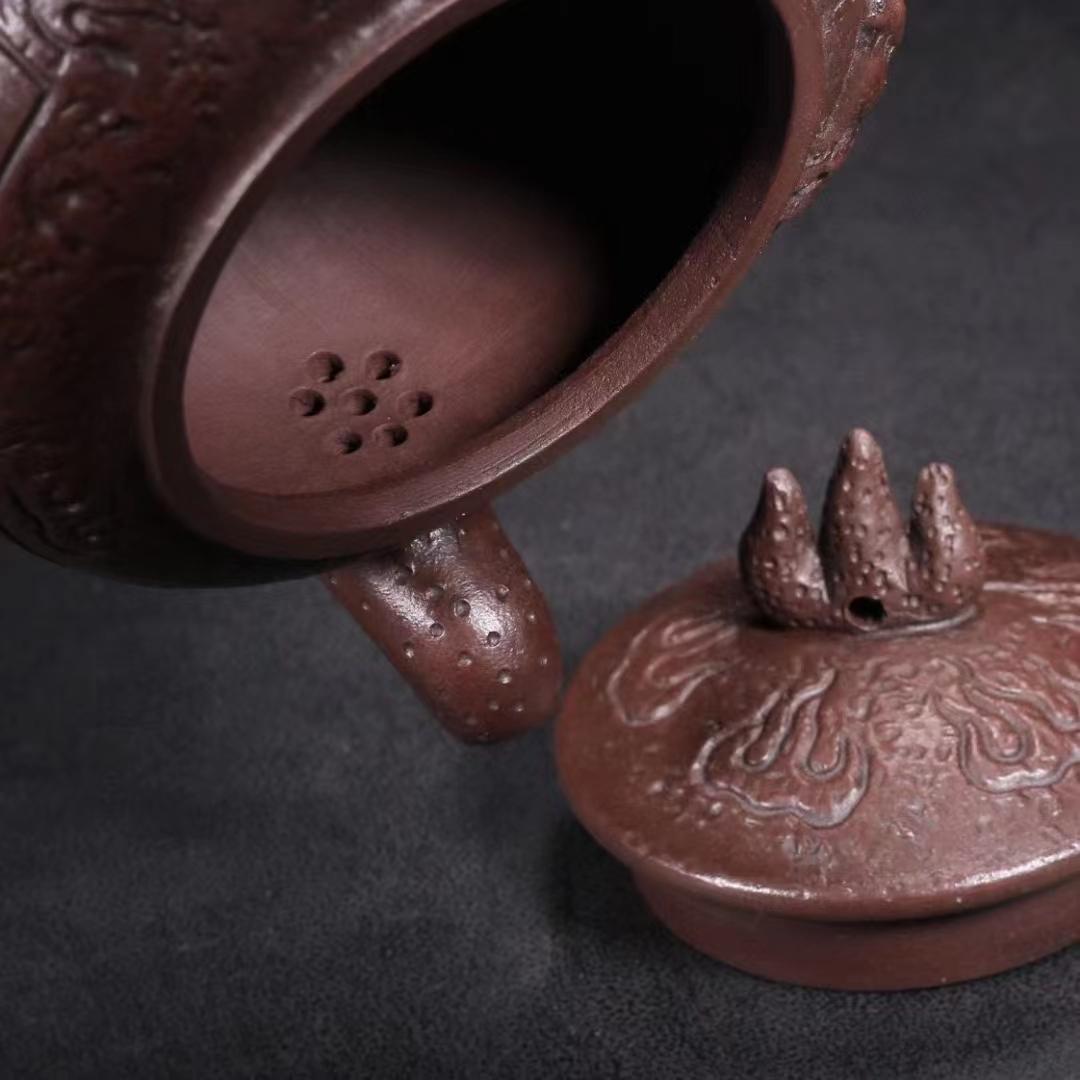 中国古美術・原鉱紫泥 火麒麟形紫砂壺·底款:裴石民·紫砂・朱泥・急須・茶道具