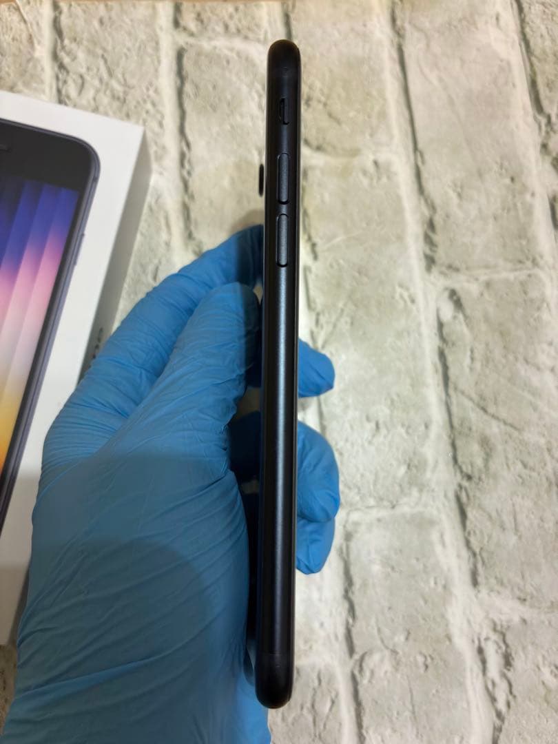 iPhoneSE3 本体128GB ブラック　修理交換歴無し