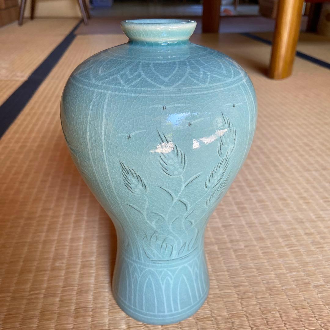 韓国の青磁の花瓶
