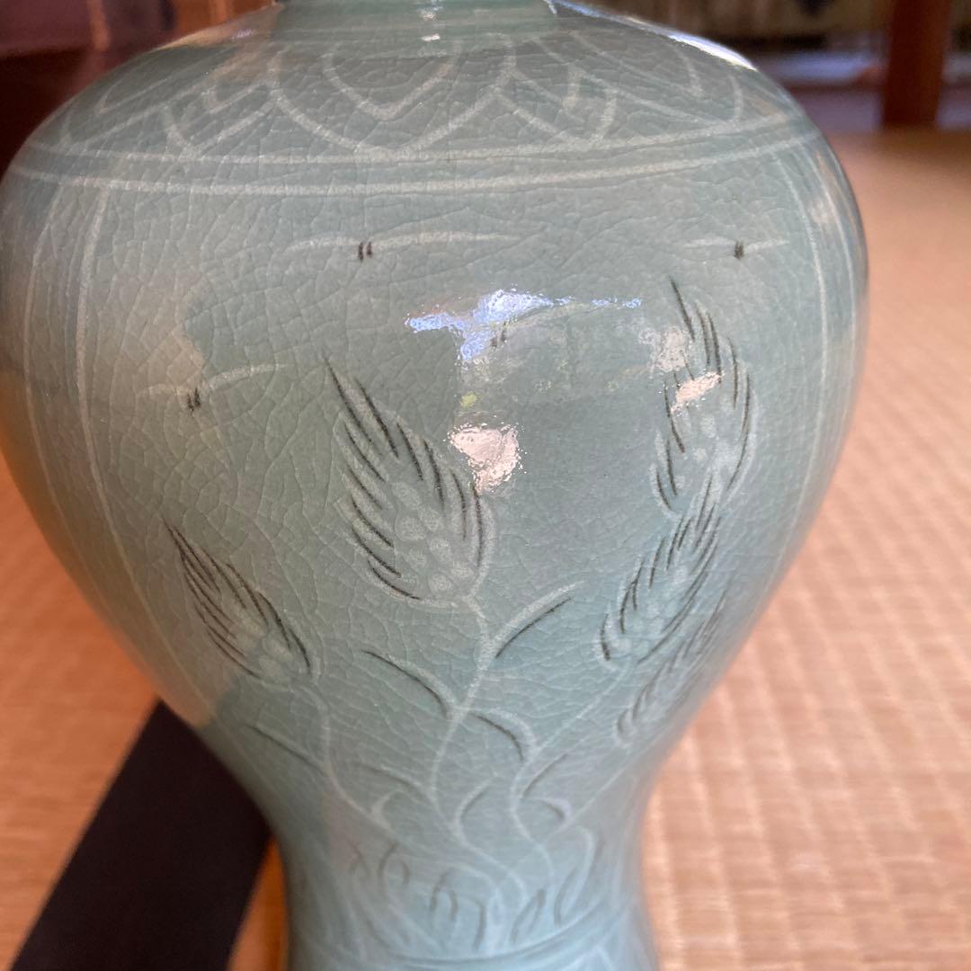 韓国の青磁の花瓶