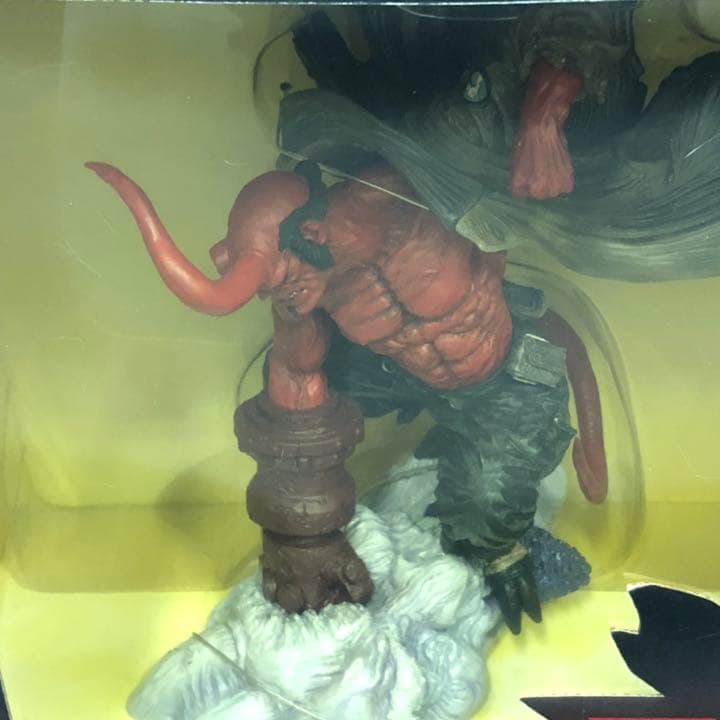 【外箱付き】ヘルボーイスタチュー【寺田克也】