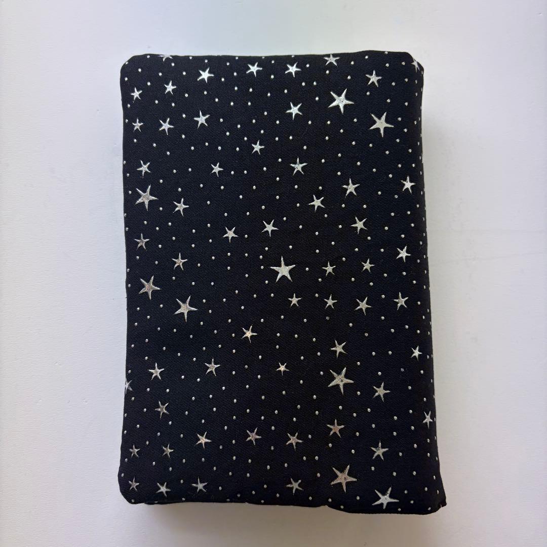 バインダーカバー　ブラック　星　A6 韓国　貯金