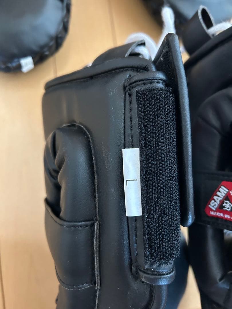 イサミ　キックボクシングセット　レガース　グローブ　プロテクター　ミット