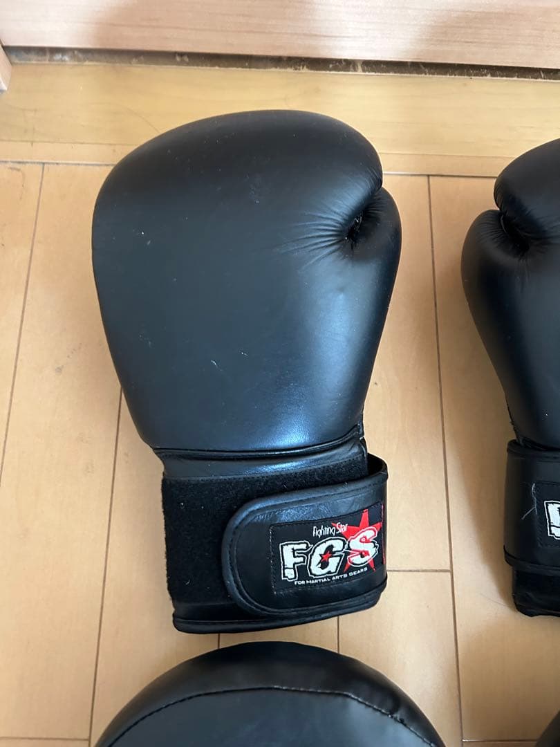 イサミ　キックボクシングセット　レガース　グローブ　プロテクター　ミット