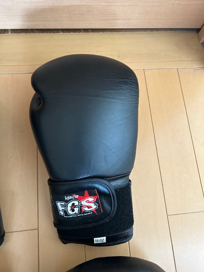 イサミ　キックボクシングセット　レガース　グローブ　プロテクター　ミット