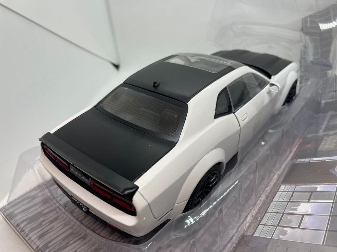 302-013 ソリド 1/18 ダッジ チャレンジャー SRT HELLCAT