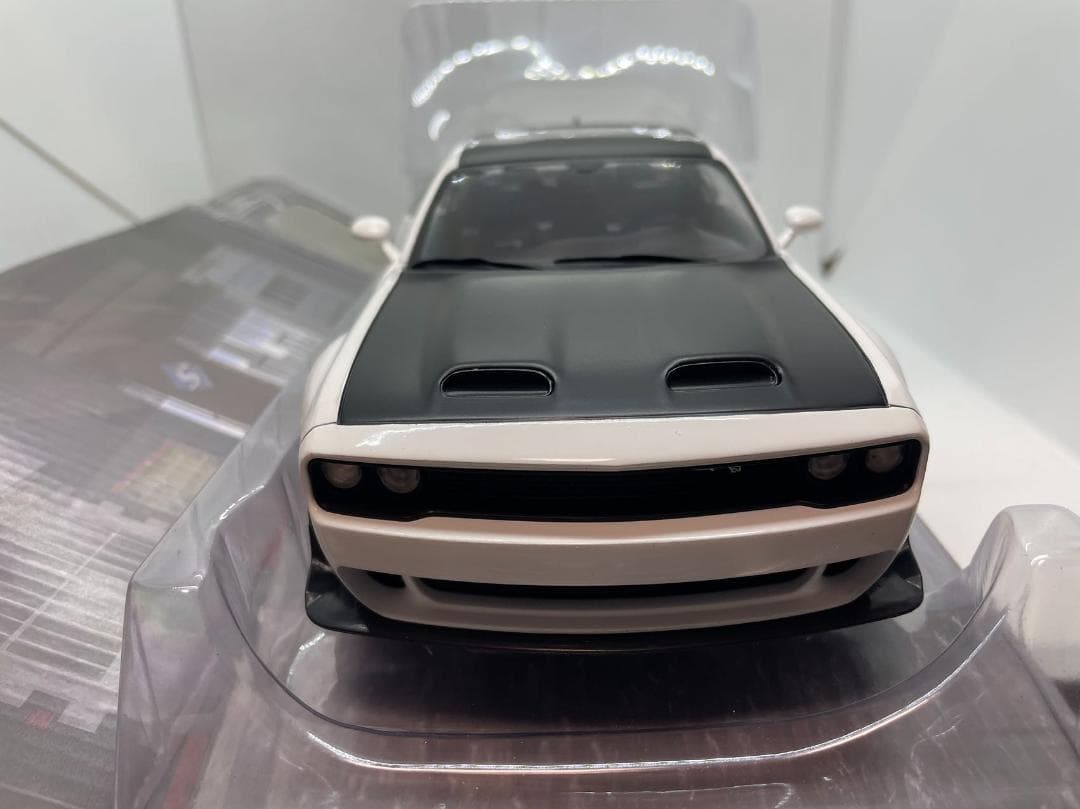 302-013 ソリド 1/18 ダッジ チャレンジャー SRT HELLCAT