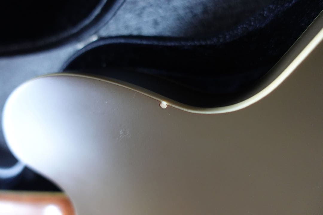 Epiphone ES-333 Tom Delonge モデルBlink-182